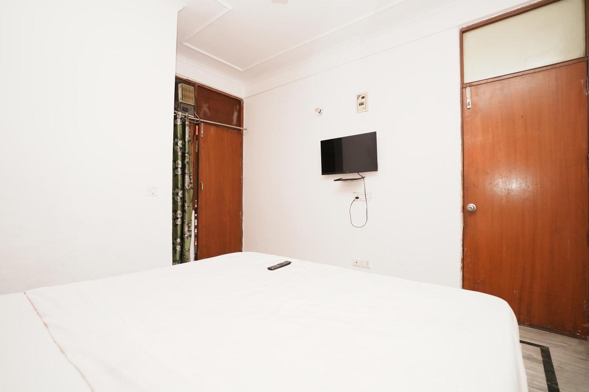 Hotel Sunrise Moon Нью-Дели Экстерьер фото