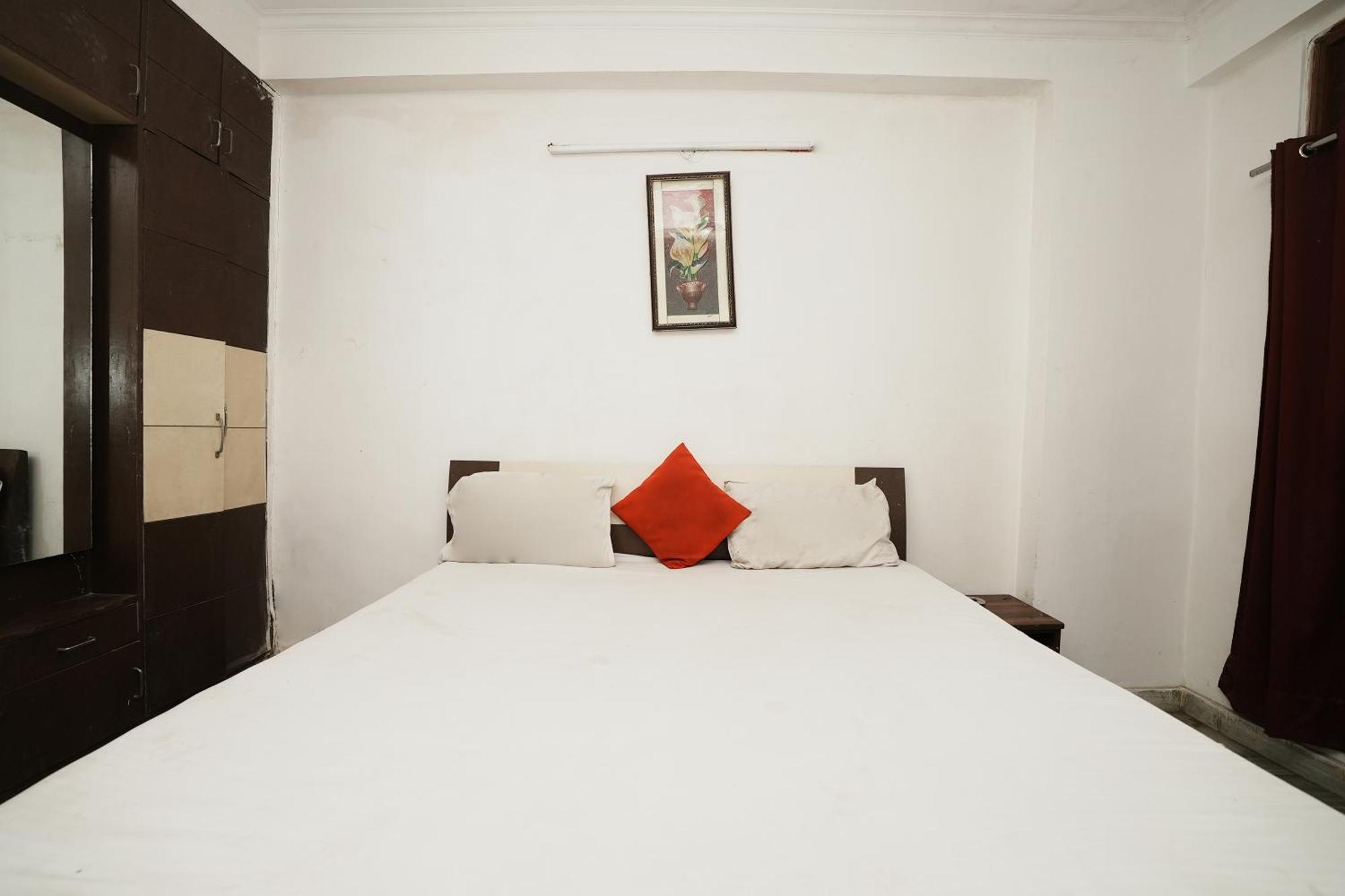 Hotel Sunrise Moon Нью-Дели Экстерьер фото