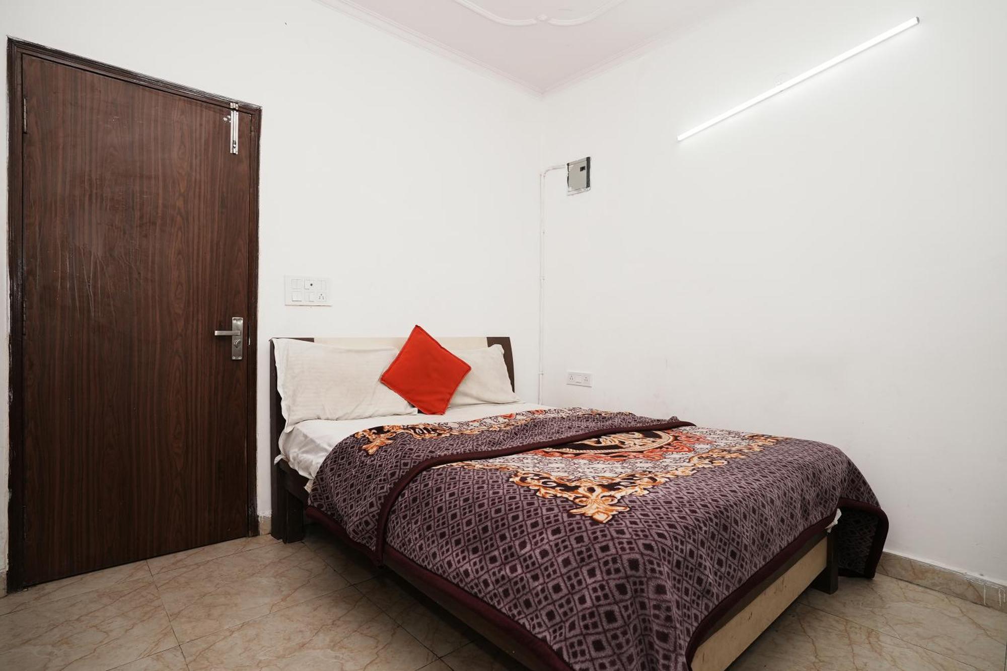Hotel Sunrise Moon Нью-Дели Экстерьер фото